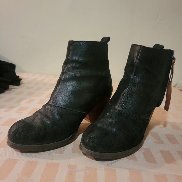 Dolce Vita Shiny Suede Booties - Picture 2 of 5